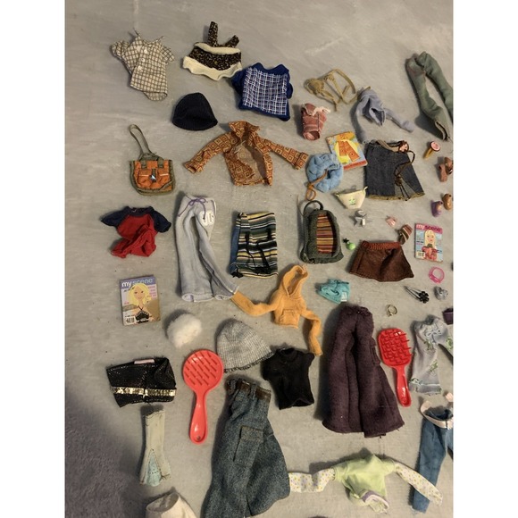 Lot Of MGA Bratz Doll Clothes Accessories & Single Shoes *No Pairs* - Picture 2 of 5